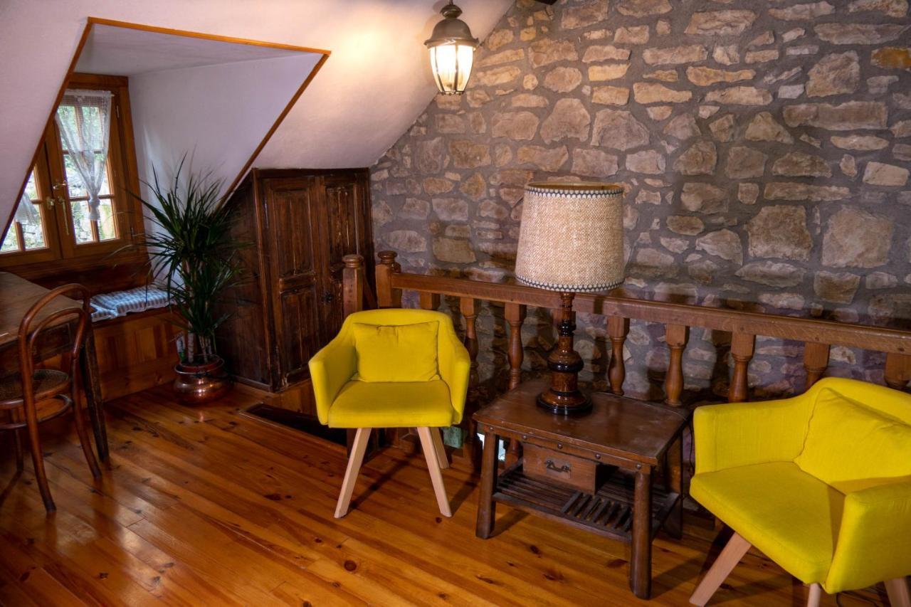 Maison Avec Patio Dans Le Centre Historique Villa Terrasson Eksteriør bilde
