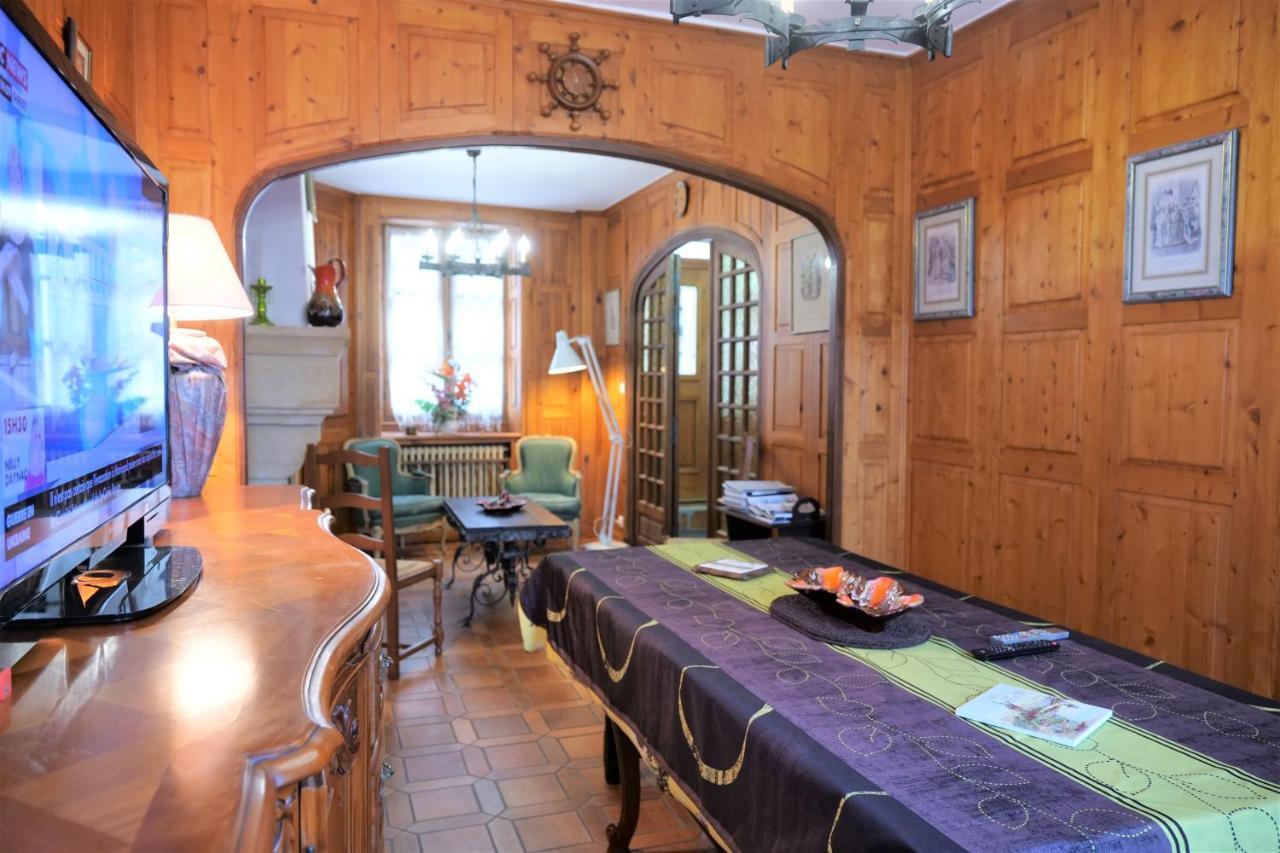Maison Avec Patio Dans Le Centre Historique Villa Terrasson Eksteriør bilde