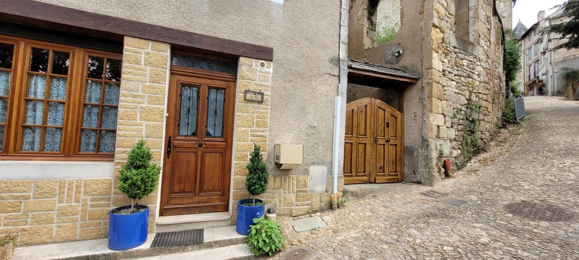 Maison Avec Patio Dans Le Centre Historique Villa Terrasson Eksteriør bilde