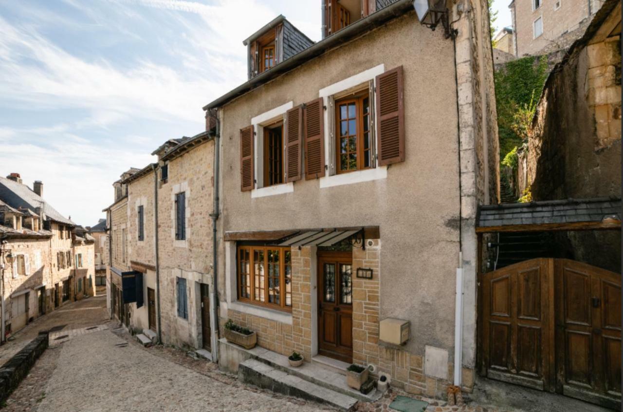 Maison Avec Patio Dans Le Centre Historique Villa Terrasson Eksteriør bilde